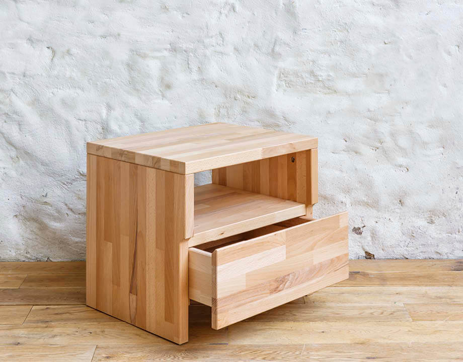 Comodino in legno